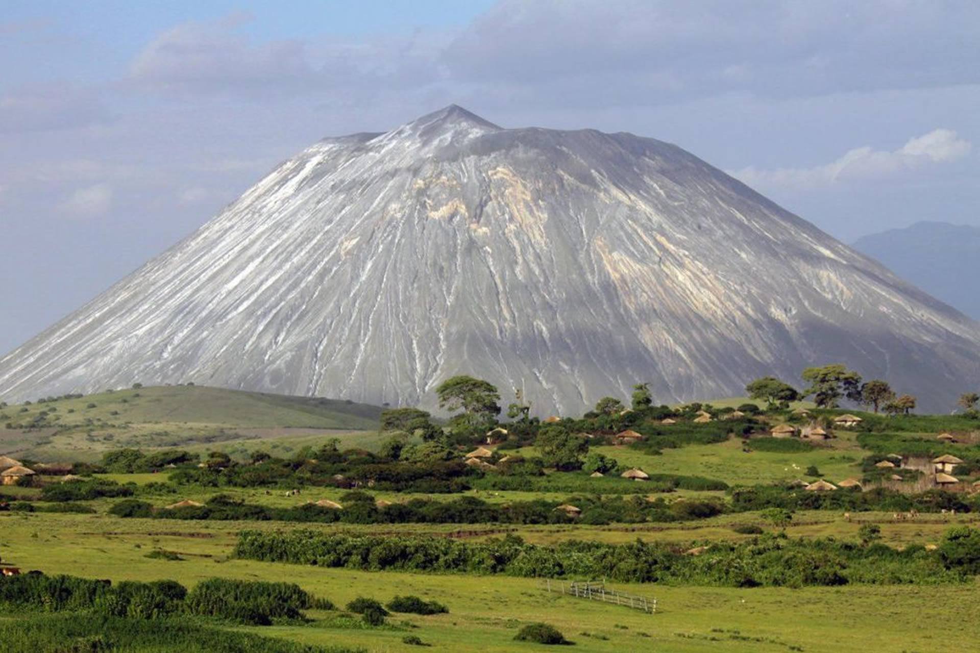 MtountOldonyo-Lengai